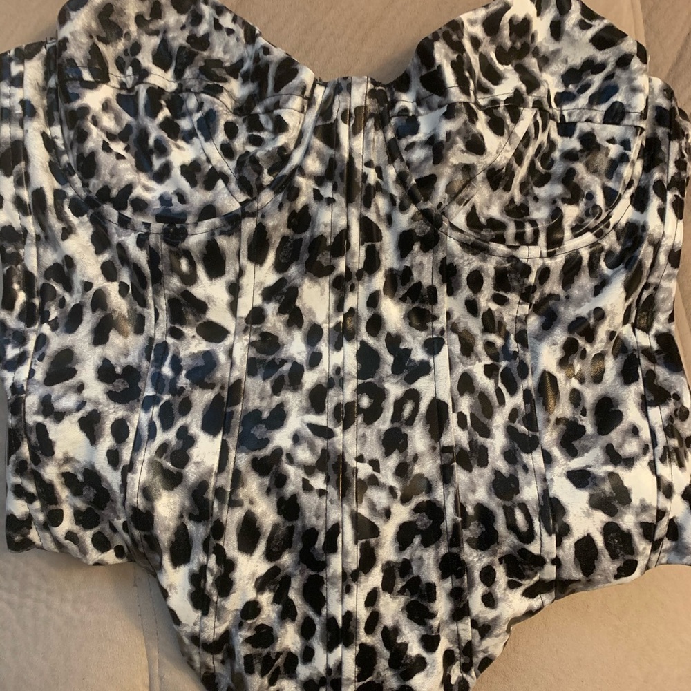 Leopard faux leather strapless bodysuit